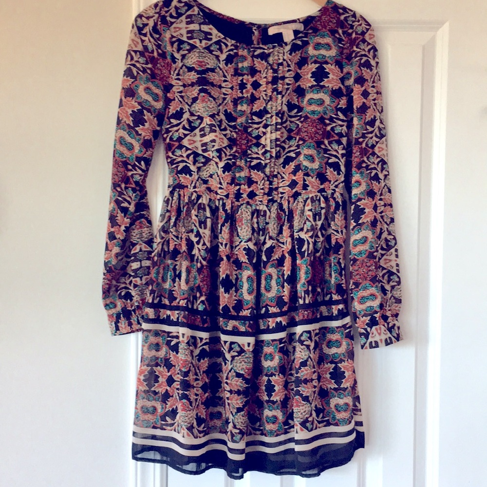 Forever 21 long sleeve printed dress w/ elastic waistband. XS Great condition